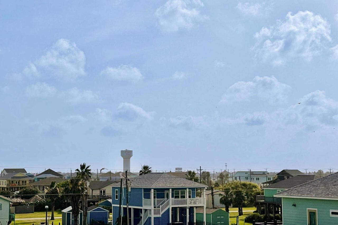 Chic Crystal Beach Escape With Deck - Walk To Beach! Bolivar Peninsula Exterior foto