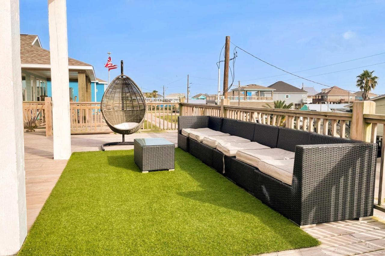 Chic Crystal Beach Escape With Deck - Walk To Beach! Bolivar Peninsula Exterior foto